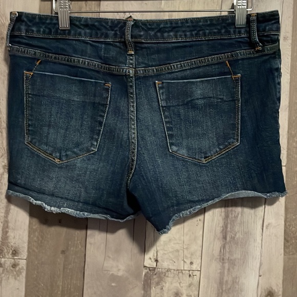 Mossimo Denim Women’ Mid Rise Midi Super Stretch Blue Cutoff Jean Shorts - Picture 6 of 6